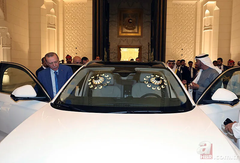 Başkan Erdoğan BAE Devlet Başkanı Al Nahyan'a TOGG hediye etti! Pamukkale beyazı ile Abu Dabi caddelerinde tur 6