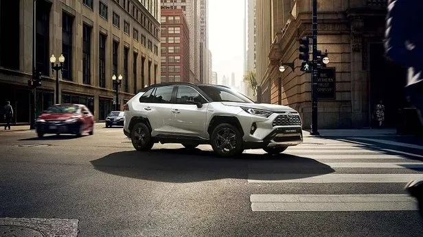 Toyota’dan 200 bin TL indirim! Kasım ayı fiyat listesinde büyük kampanya: 2023 Model Toyota Corolla, Yaris, C-HR, Camry, Rav 4 yeni fiyatları…