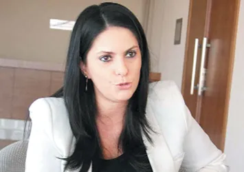 Kabinenin ikinci kadın bakanı Jülide Sarıeroğlu