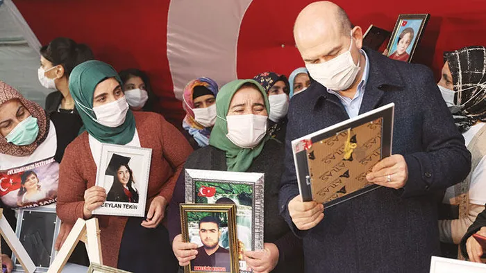 İçişleri Bakanlığı: 5 PKK'lı teslim oldu! 520 günlük evlat nöbeti sonuç verdi - 2