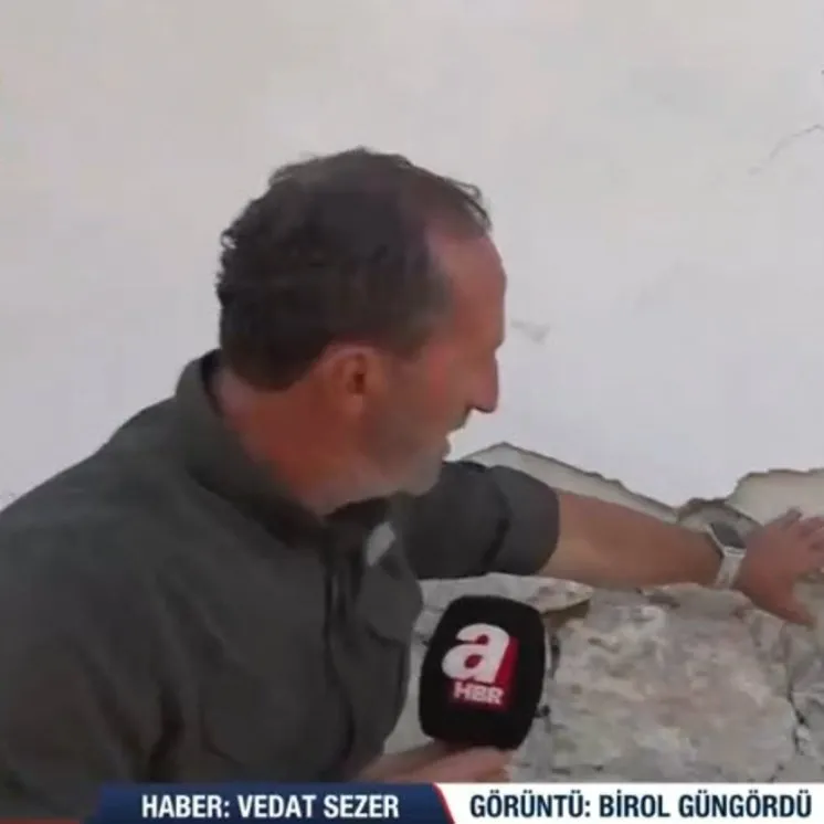 Canlı yayında deprem