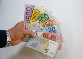 Euro tüm zamanların rekorunu kırdı!