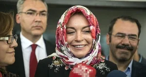 Lindsay Lohan’ın taktığı başörtüsünün hikayesi