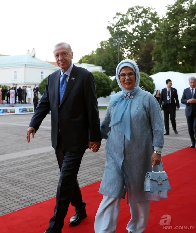 NATO liderleri ve eşleri akşam yemeğinde! Başkan Erdoğan ve eşi Emine Erdoğan da katıldı 24