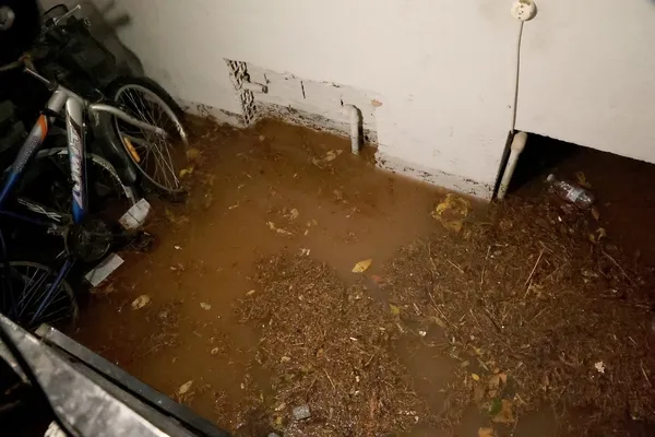 Muğla'da hayatı felç eden dolu! Rögarlar patladı evleri su bastı - 3