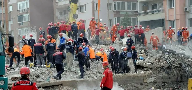 İzmir depreminde 7 kişinin hayatını kaybettiği Rıza Bey Apartmanı’nın ruhsatı 27 senelik! Bayraklı Belediyesi 8 sene buyunca...