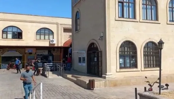 son-dakika-antalyada-banka-muduru-subede-rehin-alindi-1660310587232.jpg Antalya'da bankada gerçekleşen rehine krizi sona erdi: Banka müdürü ve çalınalar kurtarıldı! Zanlı gözaltında - 2