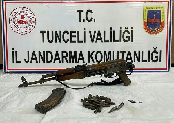 Son dakika: Tunceli'de teröristlere ağır darbe! PKK'ya ait silah ve mühimmat ele geçirildi - 1