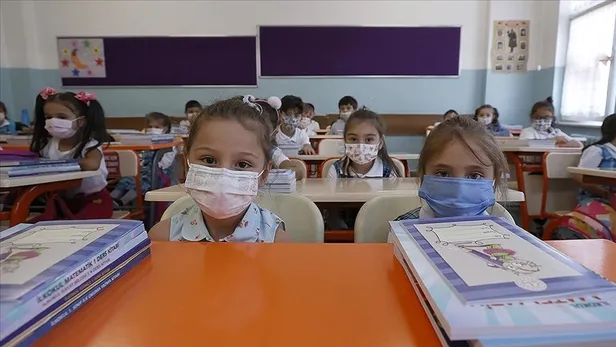 Okullar uzaktan eğitime mi geçti? 2022 ikinci dönem ilkokul, ortaokul ve liselerde yüz online eğitim mi olacak?