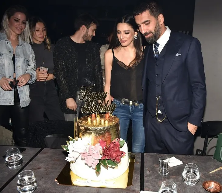 Arda Turan'ın eşi Aslıhan Doğan Turan'dan Özlem Ada Şahin'e gönderme