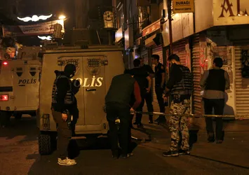 Beyoğlu’nda polise silahlı saldırı