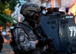 DHKP-C'ye eş zamanlı baskın: Toma ve polise molotof atan hücre çökertildi
