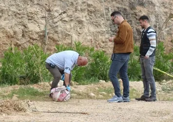 Antalya’da ihbar üzerine ekipler alarma geçti! Örtüye sarılı ceset sandılar içinden çıkan şoke etti