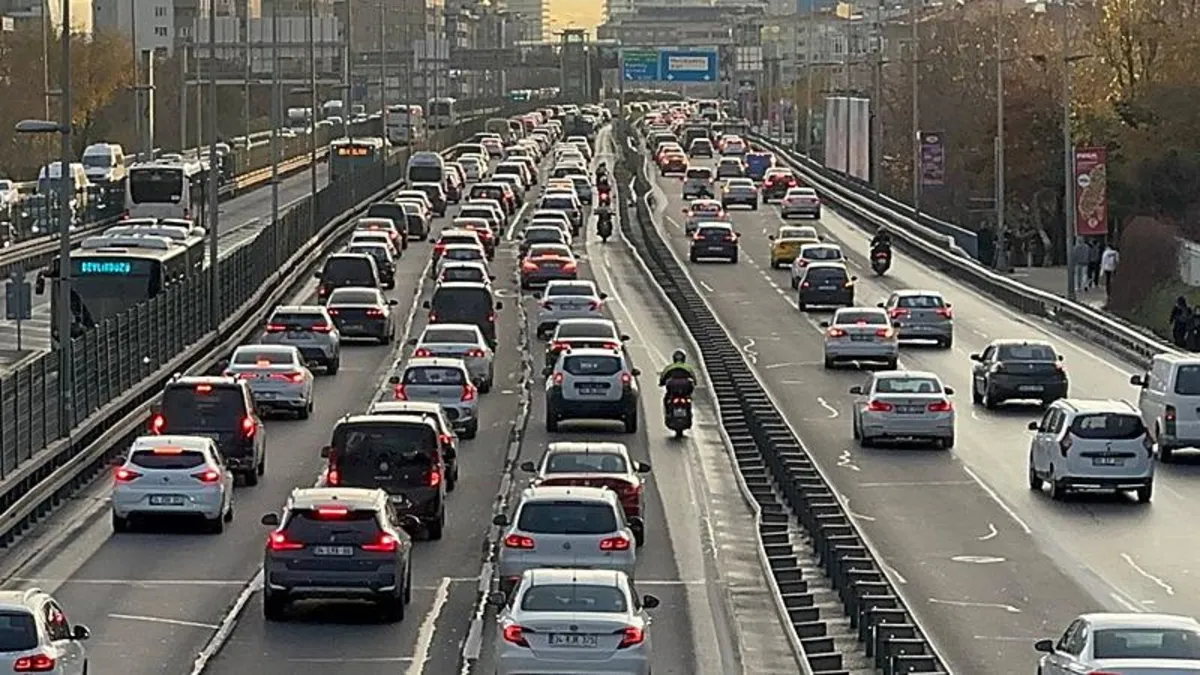İstanbul'da yine trafik kabusu! Yüzde 60'ı aştı