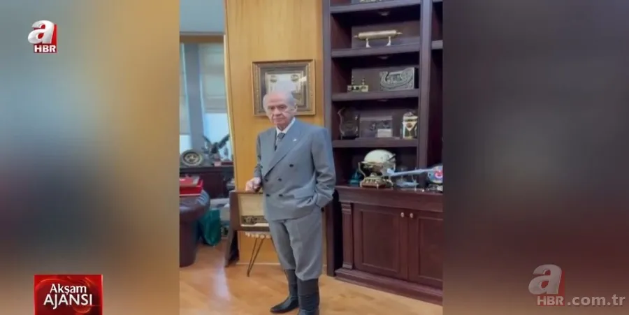MHP lideri Devlet Bahçeli’den subay çizmeli mesaj: Kıbrıs Türk'tür | Arka fonda dikkat çeken müzik... 12