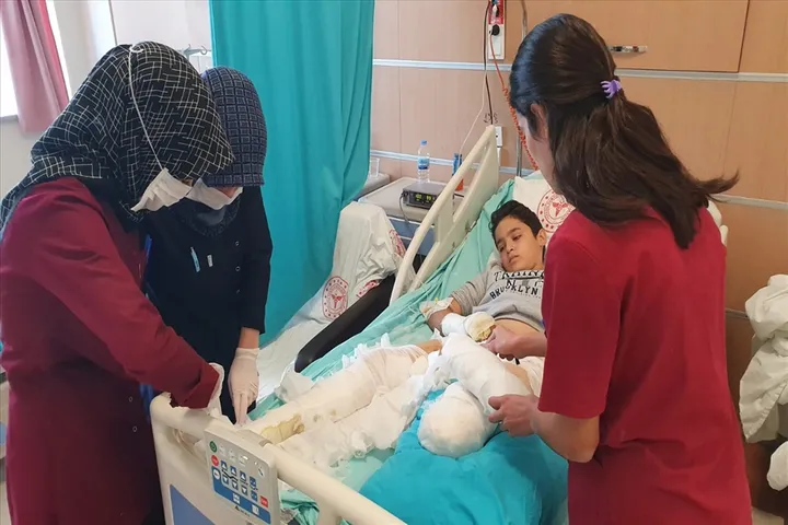 Tel Abyad'da PKK'nın döşediği mayın patladı 1 çocuğun bacağı kesildi - 2