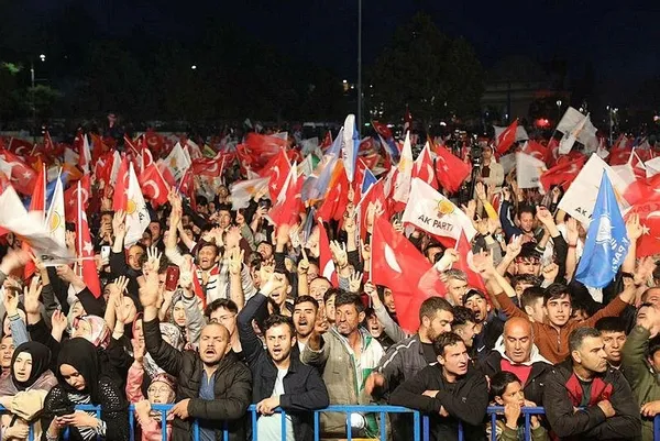 eksisozlukte-bir-skandal-daha-ak-partili-esnafa-fisleme-1685513753347.jpeg The Economist'ten tarihi dönüş! Erdoğan gerçeğini kabullendi: Ne kadar güce sahip olduğunu gösteriyor - 3