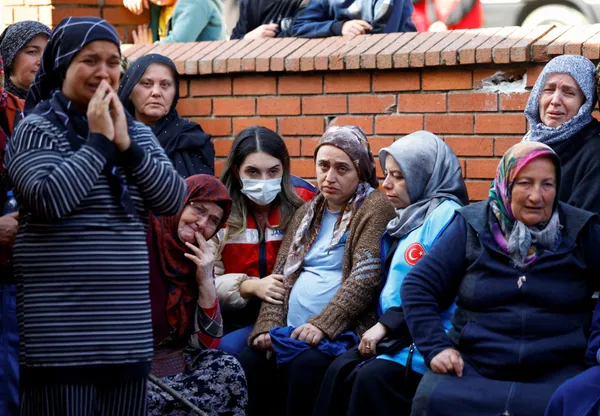 Başkan Erdoğan'dan maden şehitlerinin acılı ailelerine taziye ziyareti - 4