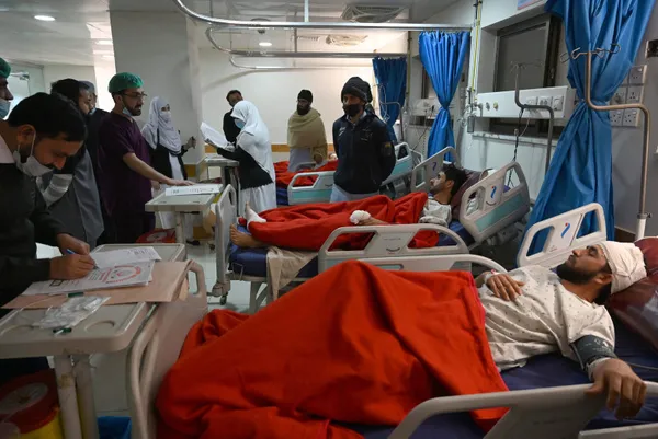 Son dakika: Pakistan’da camiye intihar saldırısı: Ölü sayısı 93’e yükseldi