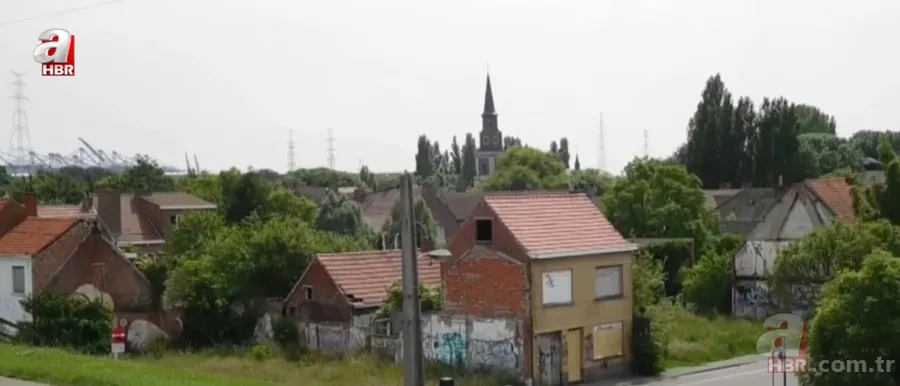 Hayalet kasabada 20 kişi kaldı! İşte ilginç hikayesi 2