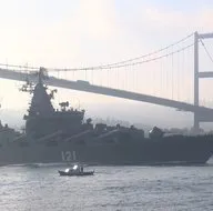 Rusya’nın batan amiral gemisi Moskova İstanbul Boğazı’ndan geçerken görüntülenmiş
