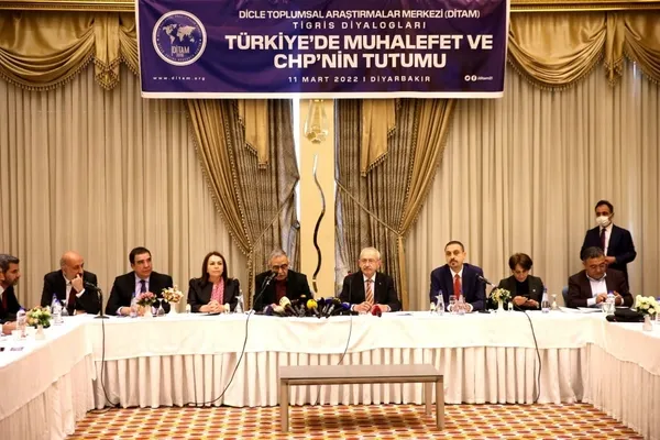 1647007666030.jpg Sözde araştırma merkezi DİTAM başkanından skandal 'sınır ötesi operasyon' açıklaması! CHP lideri Kemal Kılıçdaroğlu bu sözlere sessiz kaldı - 6