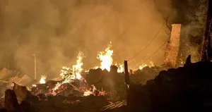 Sinop’ta 2 ev ve bir ambar yandı