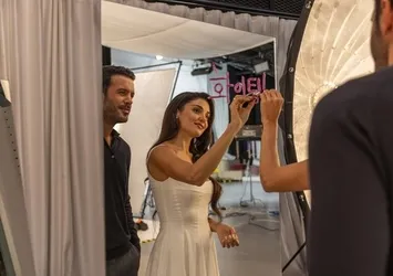 Barış Arduç ve Hande Erçel'den Kore akımı sürprizi "Hwaiting"