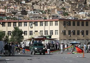 Afganistan'da milletvekiline bombalı saldırı