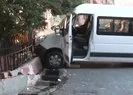 Beyoğlu’nda freni tutmayan öğrenci servisi yayaya, otomobile ve duvara çarptı