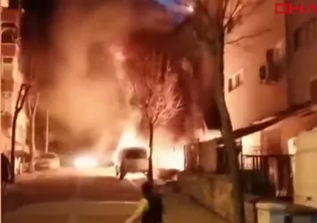 Son dakika: Avcılar'da elyaf fabrikasında yangın çıktı! Bölgeye çok sayıda itfaiye ekibi sevk edildi