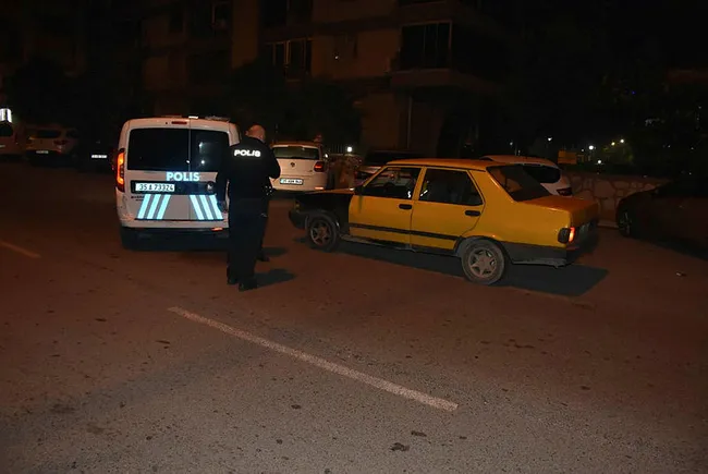 İzmir’de kısıtlamayı ihlal edip ters yönde ilerleyen sürücü yakalandı - 3
