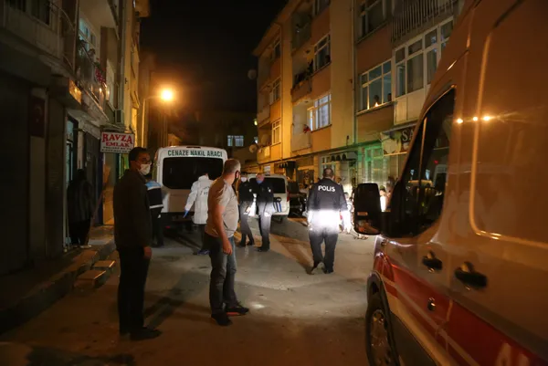 1619839483112.jpg Ramazan Menek ayrı yaşadığı eşi Tuba Menek'i boğazını keserek öldürdü! - 6