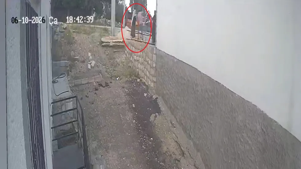 Olmaz olsun senin gibi komşu! Engelli rampası isteğine kürekle karşılık - 4
