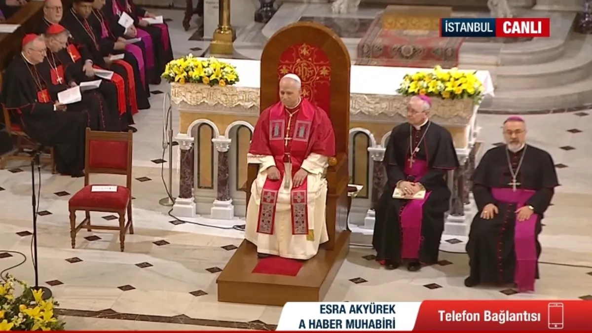 14. Papa Leo a Saint Esprit Katedrali’nde