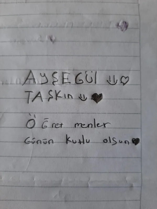 aysegul-ogretmeni-kardesi-katletmisti-aci-haberi-alan-ogrenciler-yikildi-1640687263901.jpg Ayşegül öğretmeni kardeşi katletmişti! Acı haberi alan öğrenciler yıkıldı - 3