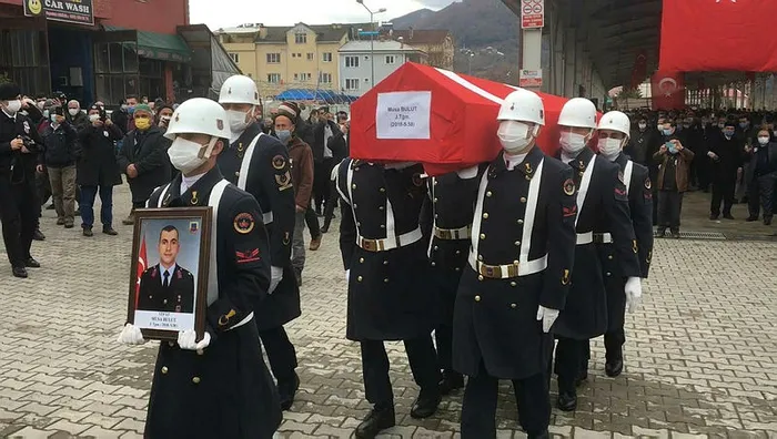 Tekne faciasında yaşamını yitiren teğmen Musa Bulut toprağa verildi - 2
