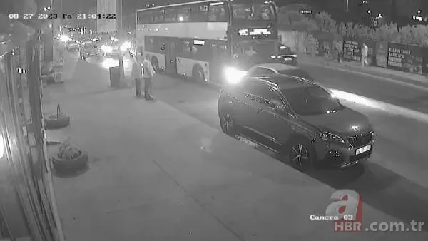 İETT otobüs şoförü ile otomobil sürücüsünün kavgası can alacaktı! Yolculara 'biber gazı'yla dehşeti yaşattı 2