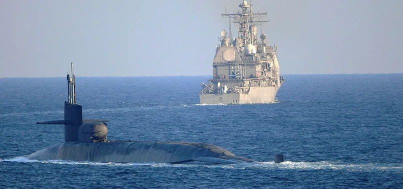 ABD'nin güdümlü füze denizaltısı Hürmüz Boğazı'nı geçti