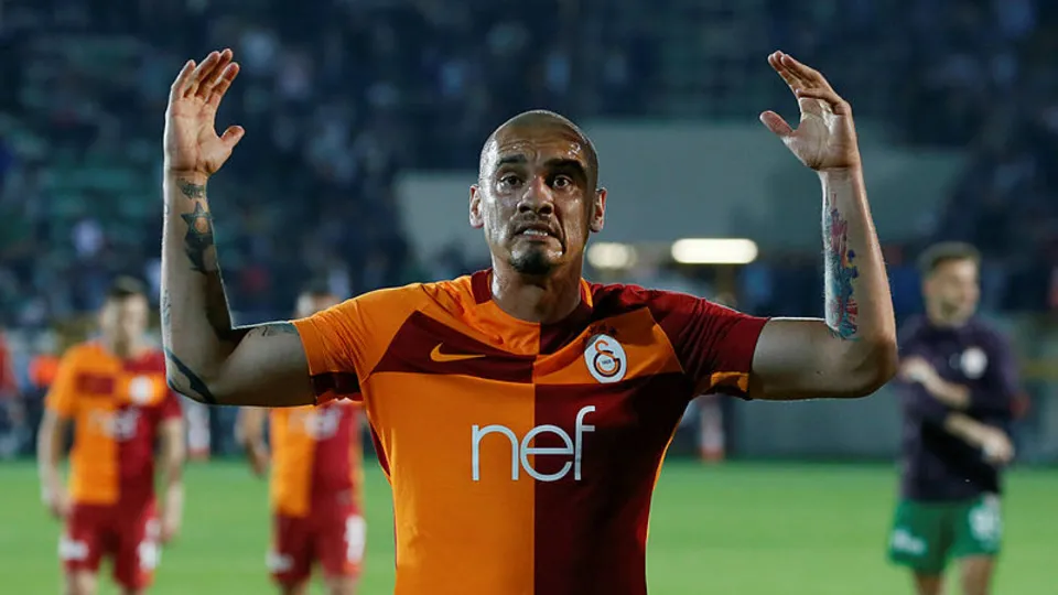 Maicon'a sürpriz teklifler var!