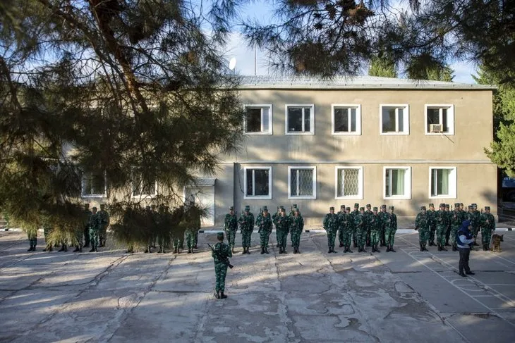 Ermenistan işgalinden kurtarılan Azerbaycan'ın Zengilan kentindeki karakollara bayrak çekildi