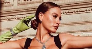 Serenay Sarıkaya geri dönüyor!