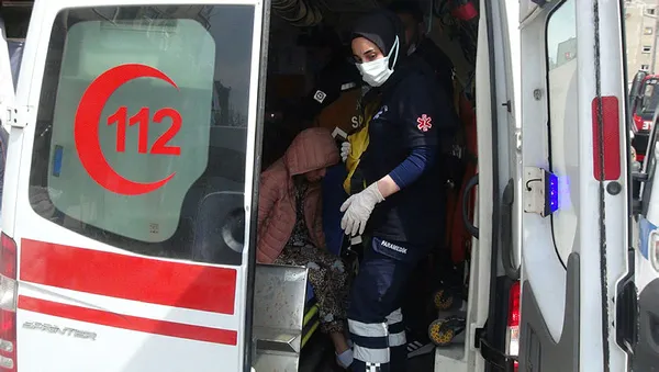 İstanbul Şişli’de pansiyonda yangın! Valizlerini alıp sokağa kaçtılar - 2