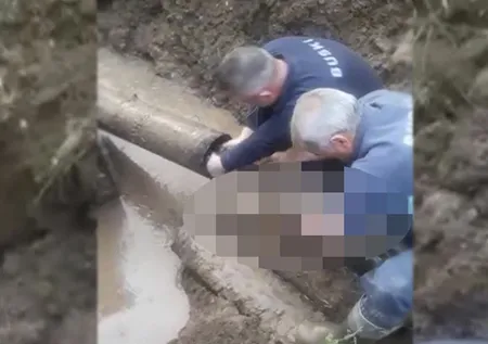 Son dakika: İçme suyu borusundan çıkanlar hayrete düşürdü! 30 metre uzunluğunda...