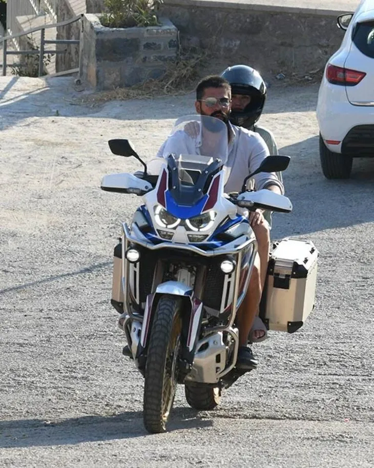 Kuruluş Osman’ın yıldızı Burak Özçivit ile Fahriye Evcen’in motosikletli turu! İlgi odağı oldular