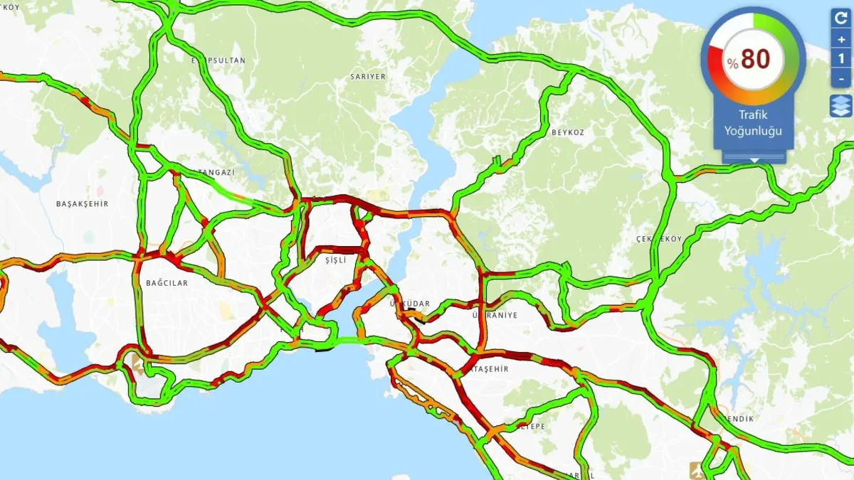İstanbul'da trafik kilit! Yoğunluk yüzde 80'e ulaştı | İşte alternatif güzergahlar...