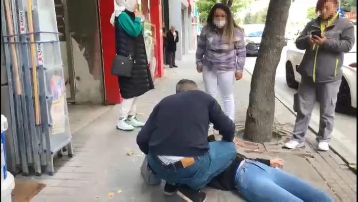 Eskişehir'de isyan ettiren olay: Sevgilisini sokak ortasında dövdü! O anlar kamerada - 1