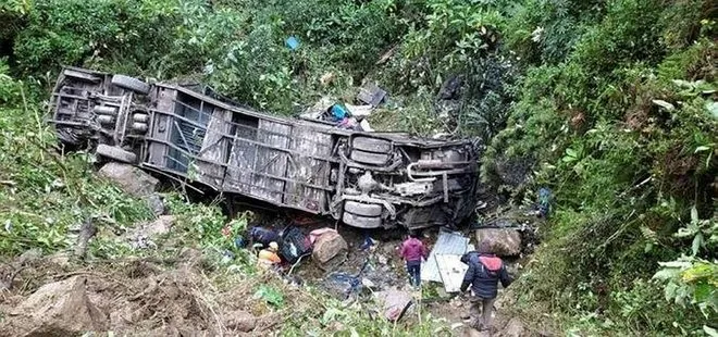 Bolivya’da feci otobüs kazası: 34 ölü, 10 yaralı