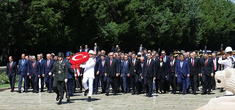 Başkan Erdoğan ve devlet erkanı Anıtkabir'de! 30 Ağustos Zafer Bayramı töreni