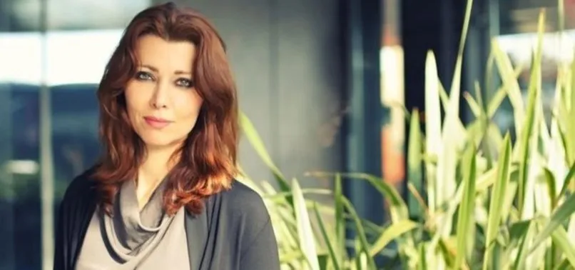 Sapik Yazar Skandalinda Ikinci Vaka Elif Safak Tan Igrenc Satirlar
